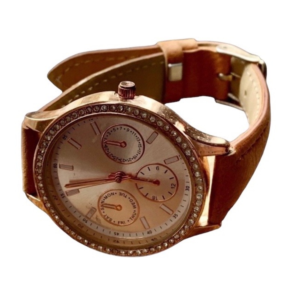 Quartz Movement Watch Unisex Brown Band Crystals Stainless Steel Back Jewelry